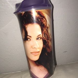 Selena cups